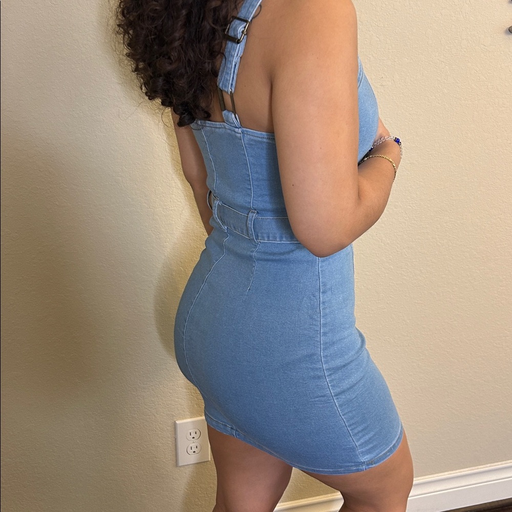 Light Blue Denim Mini Dress With Adjustable Straps and a Belted Waist Size S - Picture 2 of 14